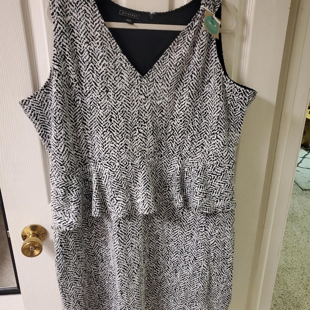 Black and white peplum-top pencil dress